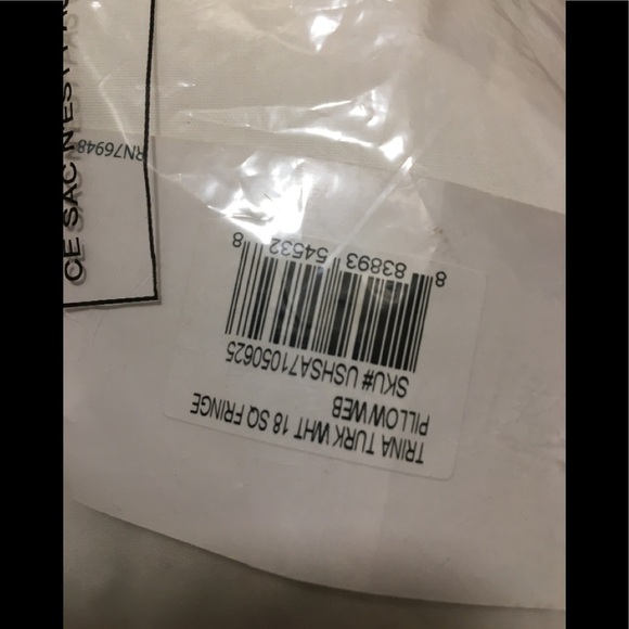 NWT Trina Turk Decorative Throw Wht Fringe Pillow - Picture 10 of 15